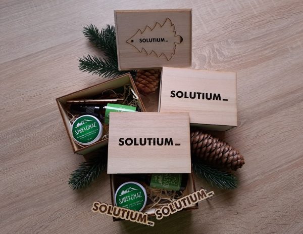 Smrekomaz-Solutium-darilni-paket